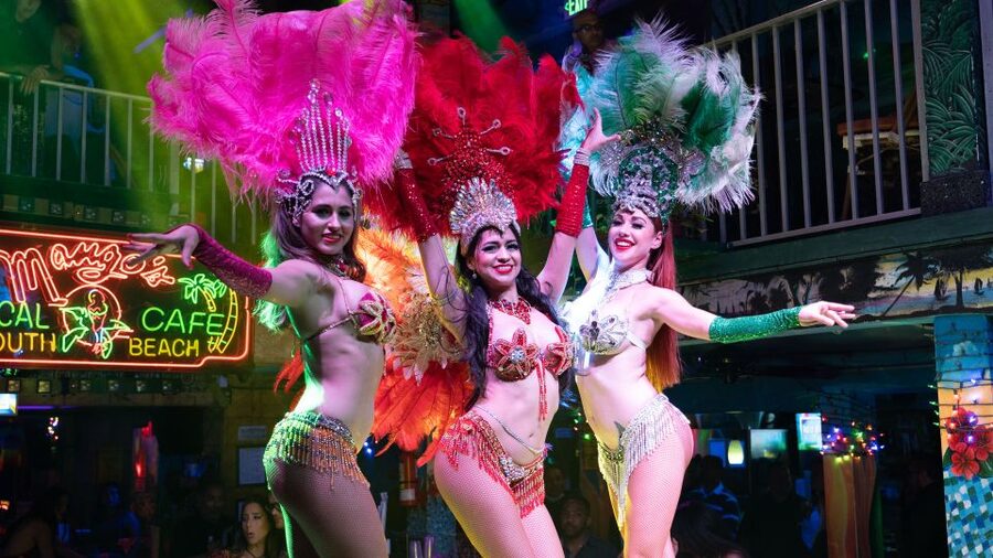 Miami: Mango's Tropical Cafe Dinner & Show - The value of $98 per person