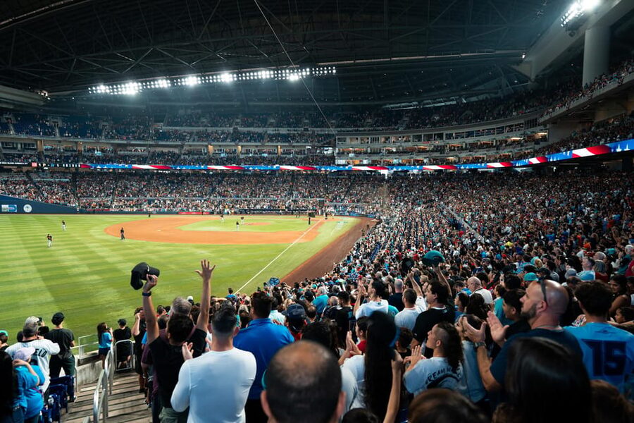 Miami Marlins Baseball Game Ticket at LoanDepot Park - Practical tips for a smoother evening
