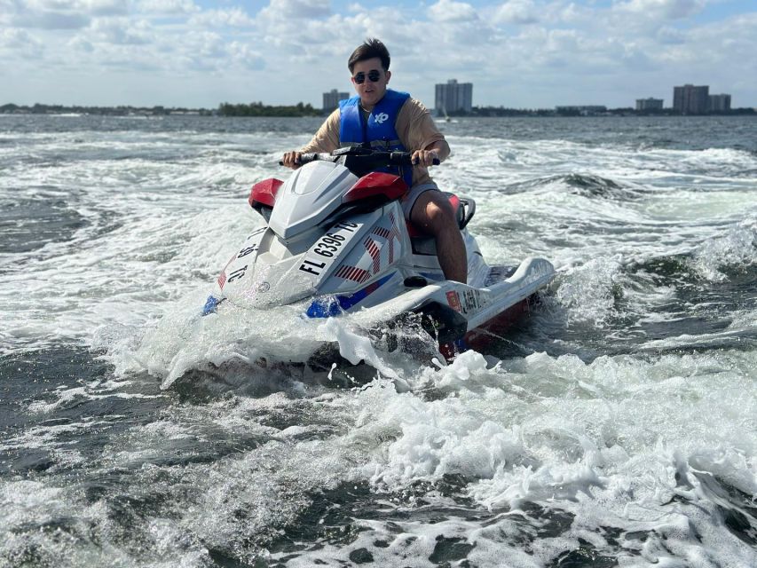 Miami: Miami Beach Jetski Ride with Boat and Drinks - Searching for dolphins and manatees in Biscayne Bay