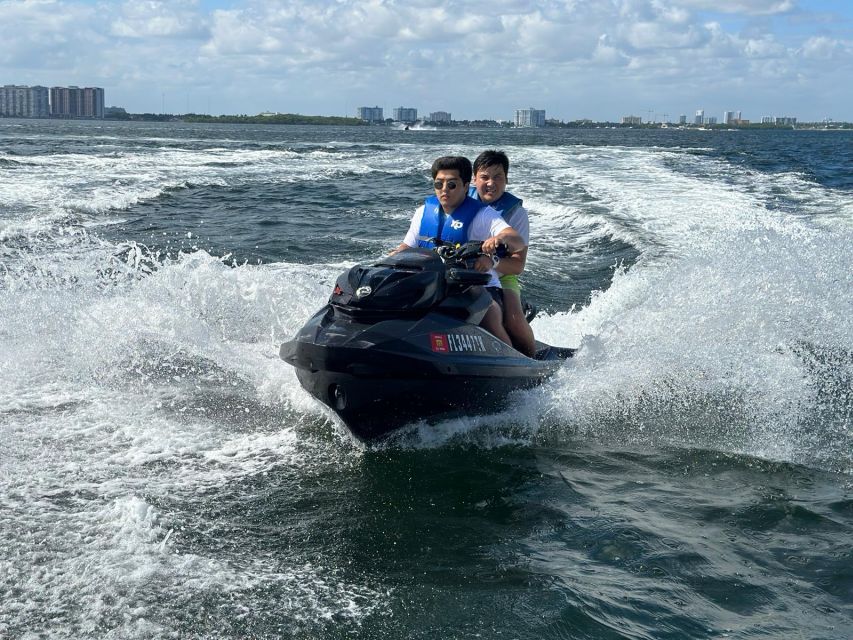 Miami: Miami Beach Jetski Ride with Boat and Drinks - Who will get the most from this ride?
