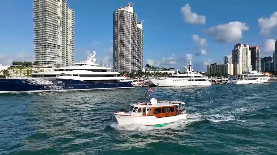 Miami: Miami Skyline Vintage Yacht Cruise, - Drinks, timing, and the $60 price