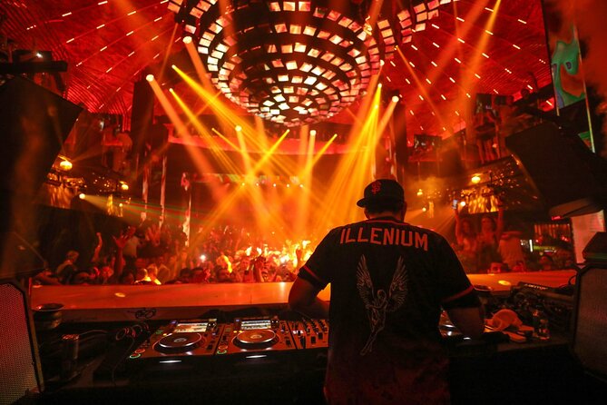 Miami Night: the Ultimate Nightclub Experience - E11even or Mangos, depending on the night
