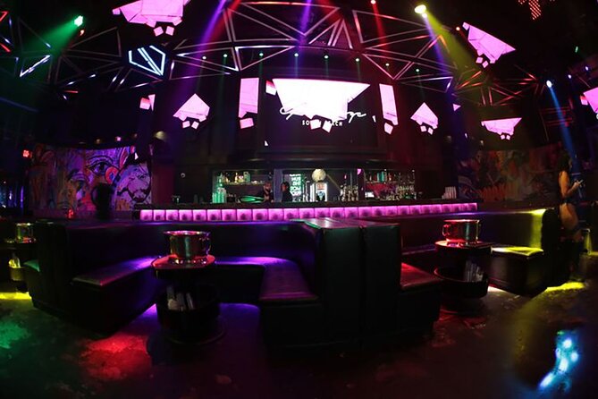 Miami Night: the Ultimate Nightclub Experience - Dress, age, and comfort considerations