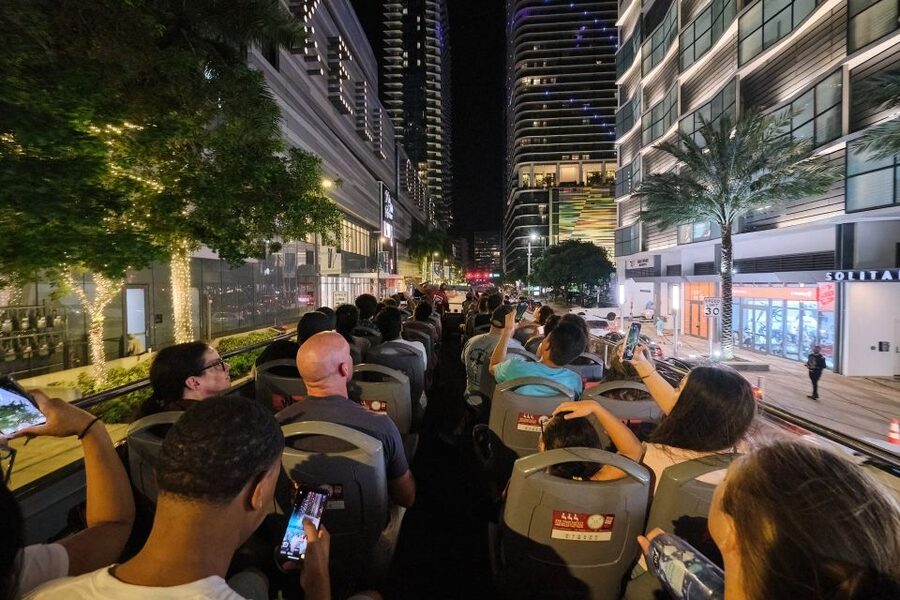Miami: Open-top Bus Sightseeing Night Tour with Live Guide - Brickell Avenue and the return through Downtown