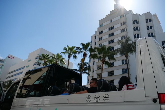 Miami Panoramic Sightseeing Tour in English, French or Spanish - Brickell and Downtown: Miami’s financial core