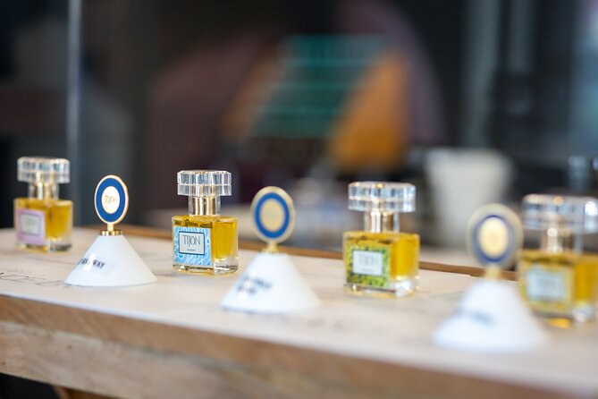 Miami Perfume Making Experience - Fragrance Workshop 90 Minutes - Learning how perfume is built
