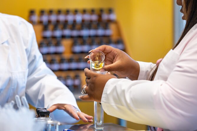 Miami Perfume Making Experience - Fragrance Workshop 90 Minutes - Choosing from more than 300 oils