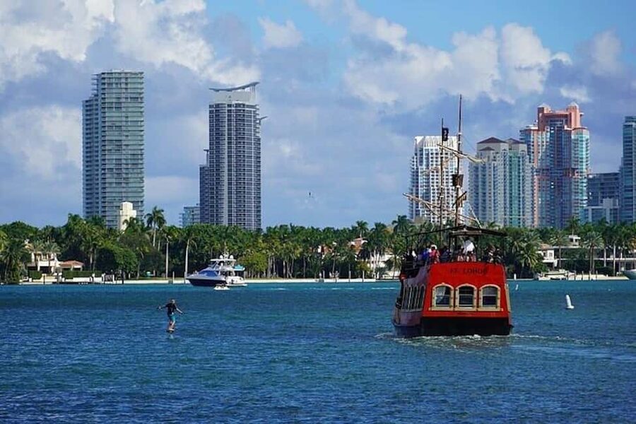 Miami Pirate Boat Cruise: Skyline & Millionaire Homes - Bayside Marketplace and the return trip
