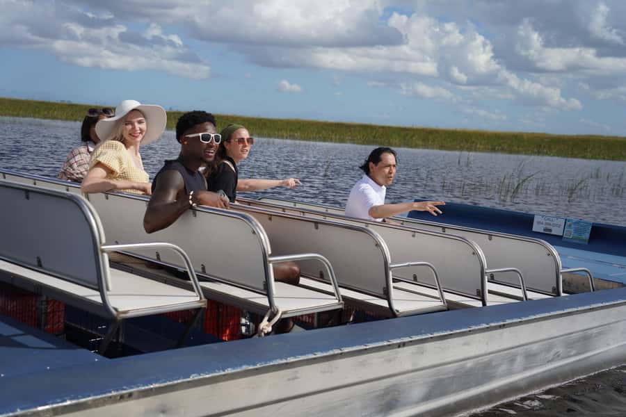 Miami Premium Everglades Driving Tour with Airboat Ride - Wildlife Nature Show: A More Structured Look at the Animals