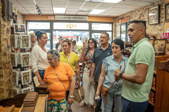 Miami: Private 4hrs City Tour with Expert Guide - Bayside Marketplace is both a stop and the practical base