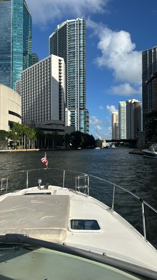 Miami: Private Boat Tour with Captain and Skyline Views - Captain, safety, and the mixed service record