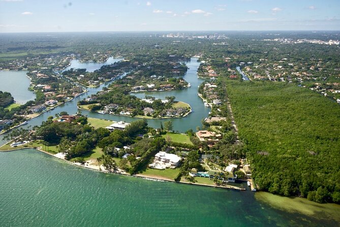 Miami Private Helicopter Tour for 3 Passengers - Key Biscayne and the wide bay