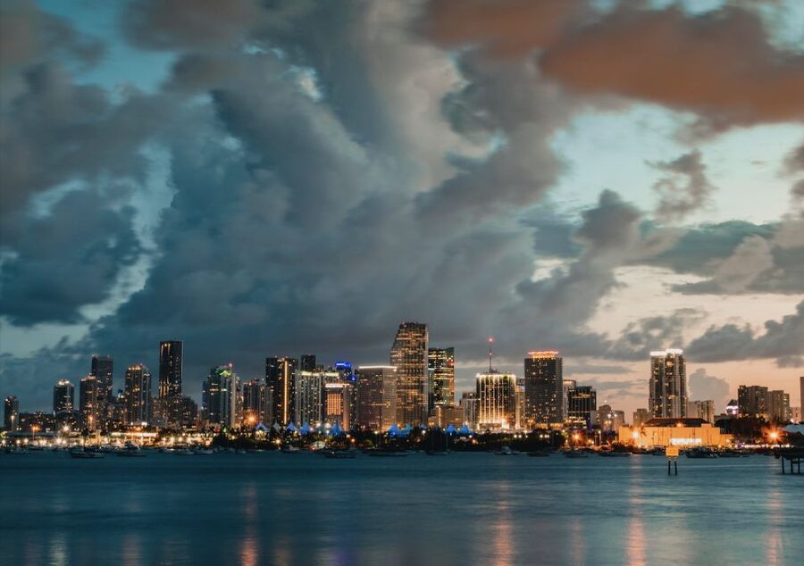 Miami: Private Luxury Airplane Tour with Champagne - Why seeing Miami by private plane works