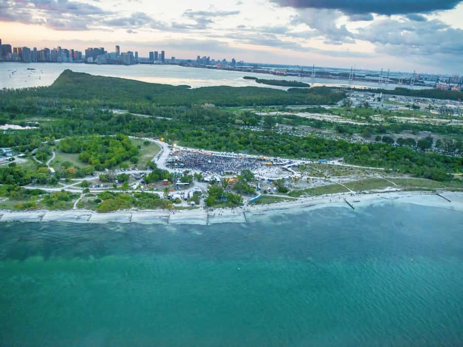Miami: Private Sunset Helicopter Tour - Star Island, Palm Island, and Venetian Islands