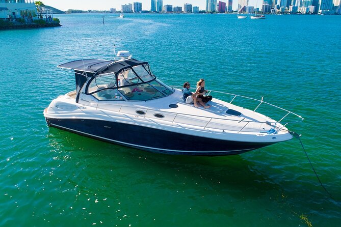 Miami Private Yacht Rental 2 to 4 hours for 12 people - Key points to know before booking