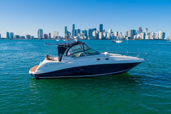 Miami Private Yacht Rental 2 to 4 hours for 12 people - Choosing between sightseeing and swimming