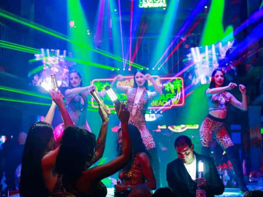 Miami Pub Crawl + Clubbing Experience - The karaoke pub question