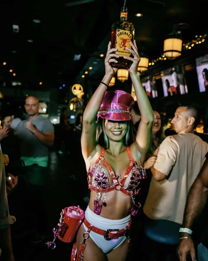Miami Pub Crawl + Clubbing Experience - Who will enjoy this crawl most