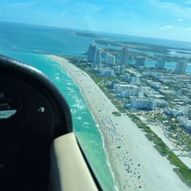 Miami: Romantic 1-Hour Private Flight Tour with Champagne - Seeing Miami from a Cessna 172