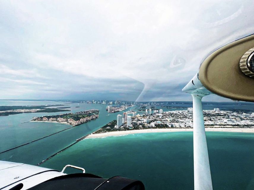Miami: Romantic 1-Hour Private Flight Tour with Champagne - Choosing the right time and preparing well