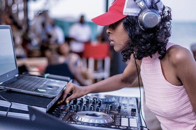 Miami’s Best Party Cruise Drink Included 1 Hour 20 Min Tour - Drinks, snacks, and what is not included