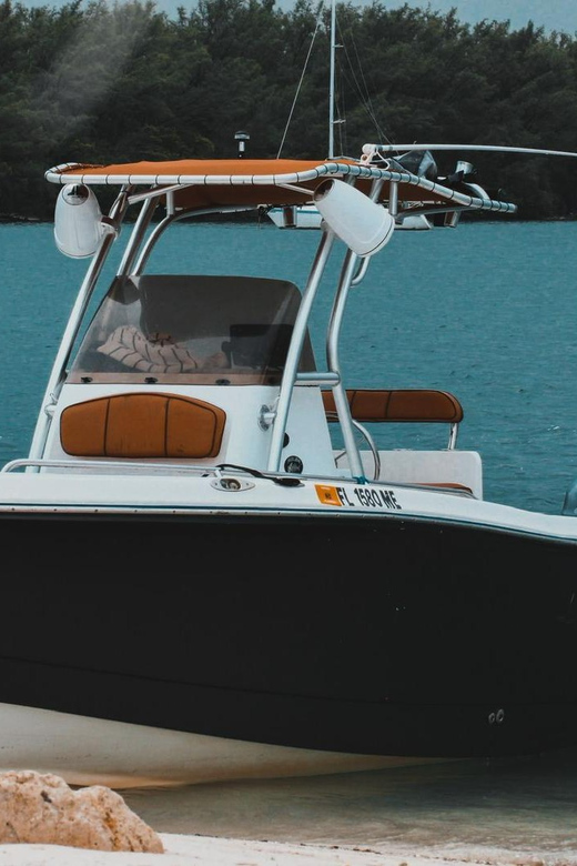 Miami's Unique Private Boat Tour: Discover & Enjoy Your Way - Key points to know before you book