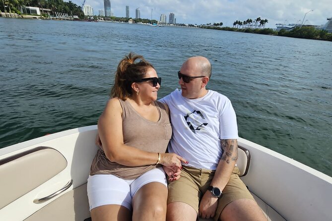 Miami Shared Boat tour, 2 hours on a 24 ft boat. 6 people total. - What the $85 expected price means