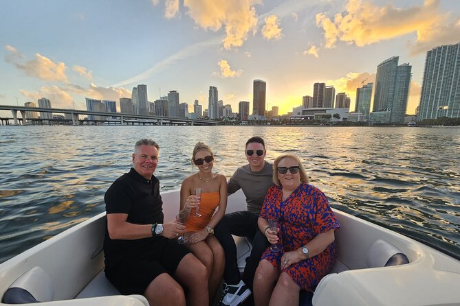 Miami Shared Boat tour, 2 hours on a 24 ft boat. 6 people total. - Practical packing advice for a smoother ride
