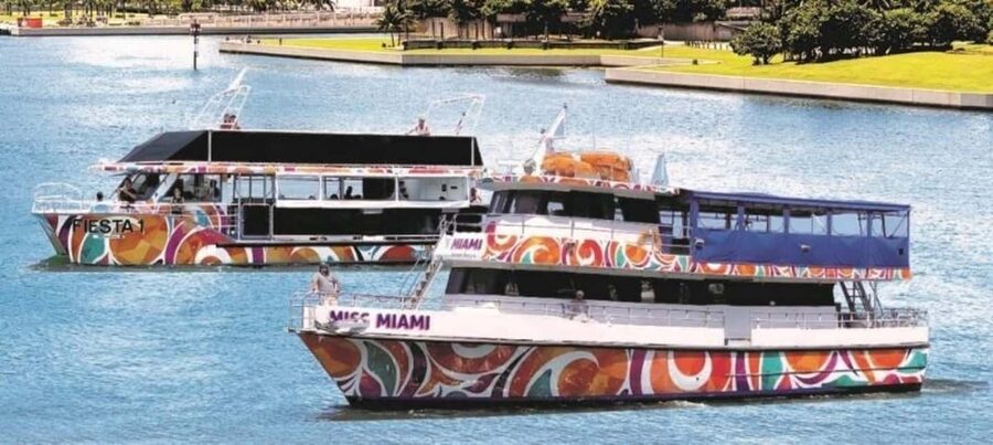 Miami: Sightseeing Boat Tour - South Beach and the Miami Beach shoreline