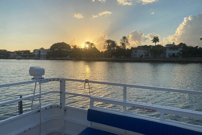 Miami Sightseeing Cruise on a Luxury Yacht - Island homes and the celebrity house commentary