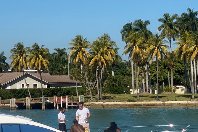 Miami Skyline 75 Min Cruise Tour Biscayne Bay Millionaire Homes - The bay toward Miami Beach and South Beach