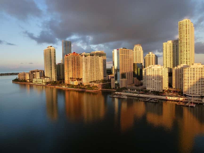Miami Skyline Cruise of Millionaire Homes - Fisher Island and the South Beach shoreline