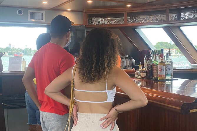 Miami Skyline: Happy Hour Cruise Music & Cash Bar - Seating, drinks, and the onboard setup