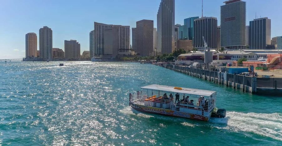 Miami: Skyline Sightseeing Cruise Millionaire Homes & River - Starting at Regal Marina and heading onto the water