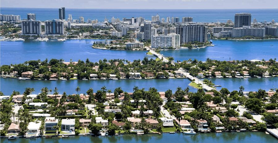 Miami & South Beach: 35-Minute Private Luxury Airplane Tour - Downtown Miami and Biscayne Bay