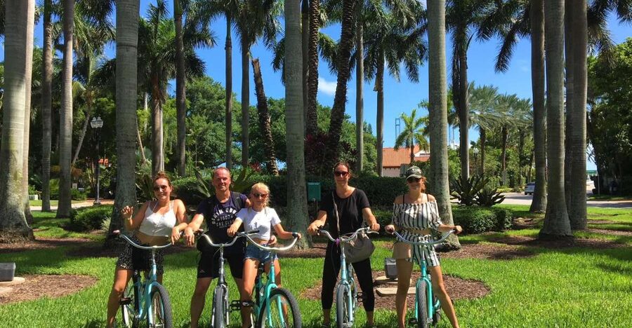 Miami: South Beach Bike Rental - The Versace Mansion and South Beach glamour