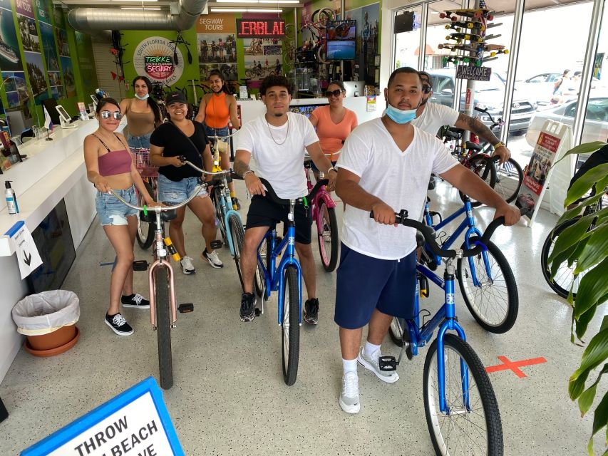 Miami: South Beach Bike Rental - Lincoln Road for shopping and a break