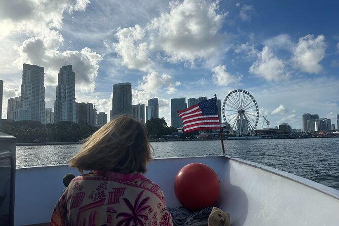 MIAMI: South Beach Cruise Millionaire Homes with Stop & Bus Tour - The guide can make or break the ride