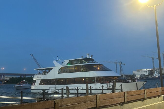 MIAMI: South Beach Cruise Millionaire Homes with Stop & Bus Tour - The Hard Rock meal: good value, easy to misunderstand