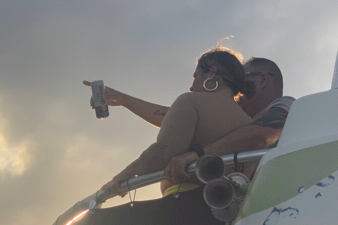 Miami Sunset Biscayne Bay and South Beach Cruise - Star Island and the celebrity-home circuit