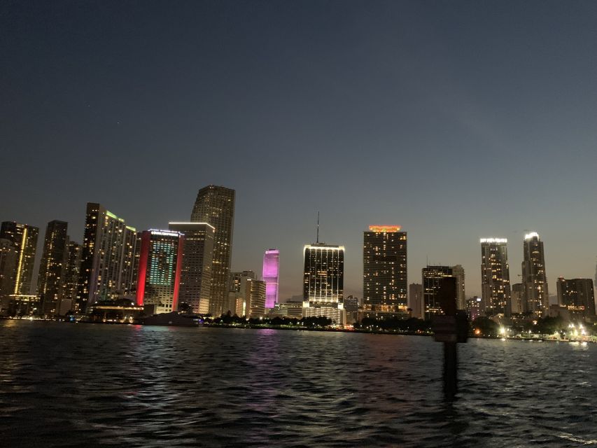 Miami: Sunset Cruise with Celebrity Homes & Open Bar - Celebrity homes, with light narration