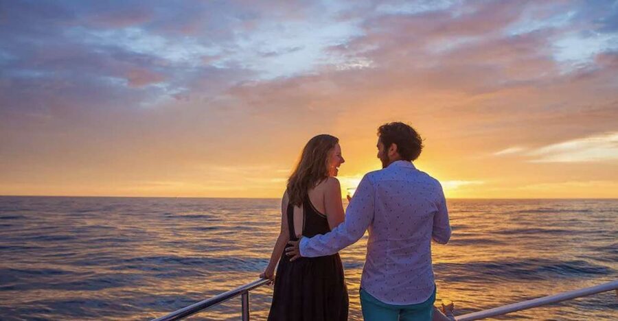 Miami: Sunset Cruise with Celebrity Homes & Open Bar - The changing view from sunset to skyline
