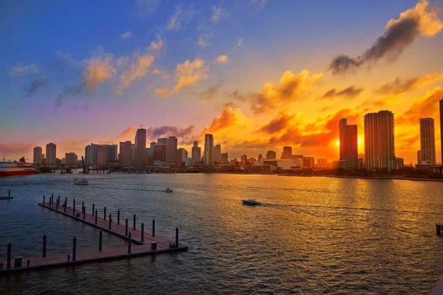 Miami: Sunset Cruise with Celebrity Homes & Open Bar - Practical advice for a better evening