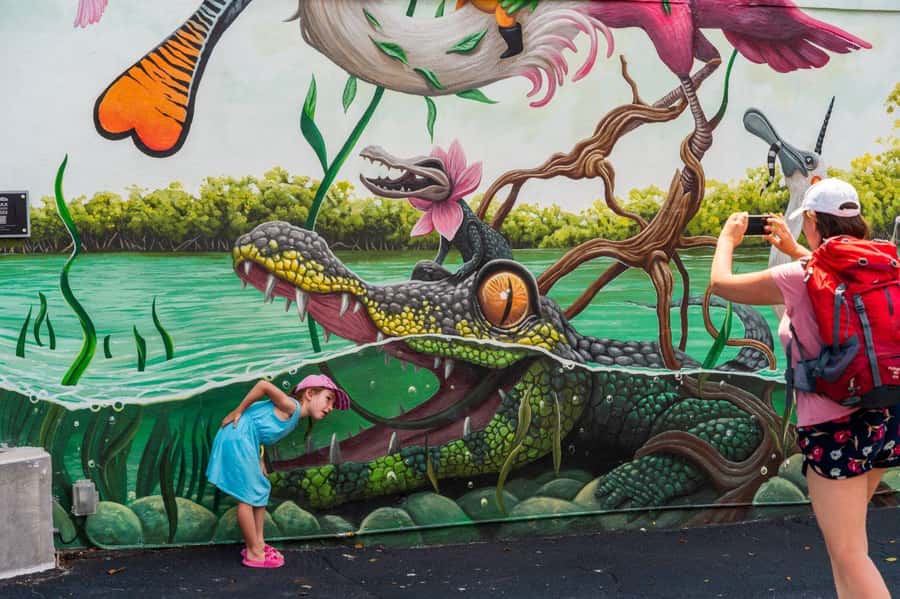 Miami: Wynwood Walls Freestyle Spray Painting & Admission - What your 30 minutes of spray painting are really like