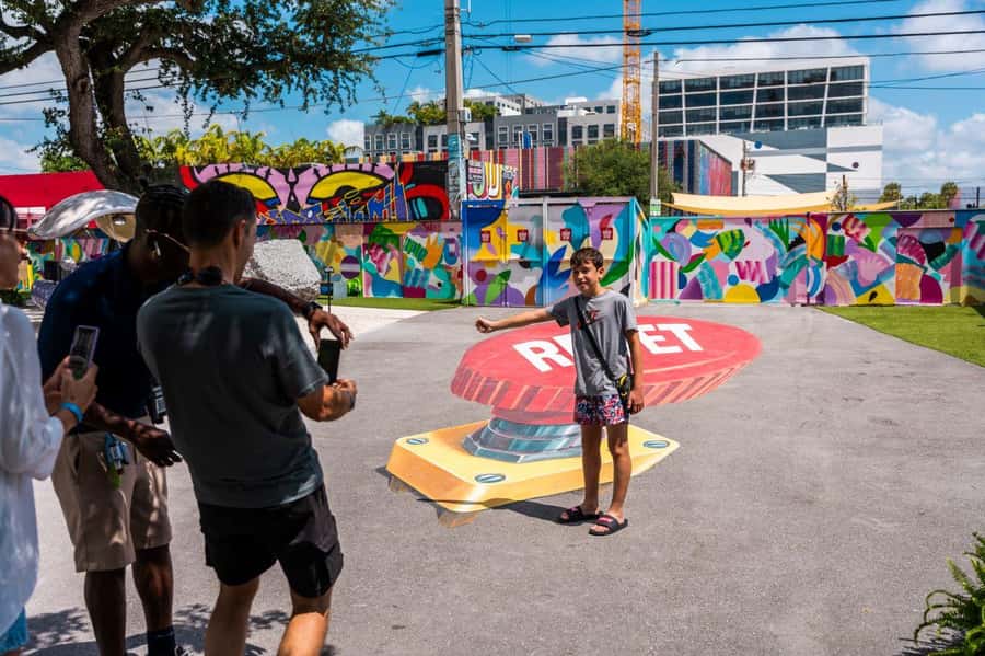 Miami: Wynwood Walls Freestyle Spray Painting & Admission - The Wynwood Walls Shop and the value of the ticket