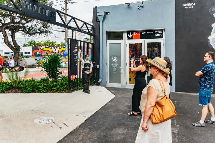 Miami: Wynwood Walls, Galleries, and Murals Guided Tour - Goldman Global Arts and the indoor exhibitions