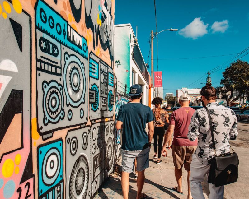 Miami: Wynwood Walls Street Art and Food Walking Tour - A bakery stop and Joe’s Pizza