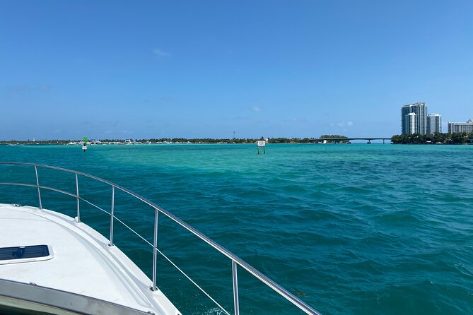 Miami Yacht Party – Discover Secret Spots w/ Captain & Drinks - Boat condition and comfort
