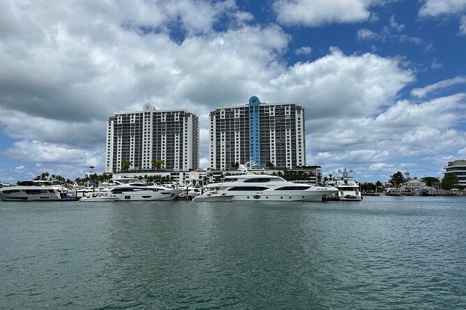 Millionaire Homes Miami Favorite Boat Cruise - What the onboard experience is like