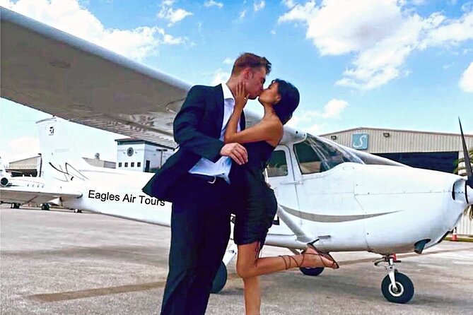 Private 60 Minute Romantic Air Tour with Champagne in Miami - What a private Cessna 172 feels like